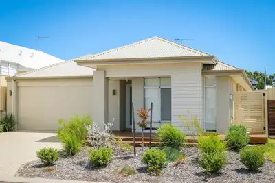Image de Walk to Town, Full Ac, Golf Course