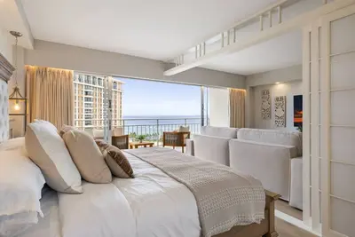 Image de Waikiki Wave Retreat: Ocean Luxe on 17f