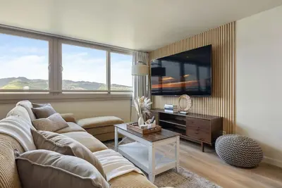 Image de Upscale Waikiki Ocean Retreat – 1-Bedroom Suite