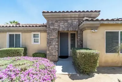 Image de Walk to Coachella • Lakefront 5 Bed Desert Oasis