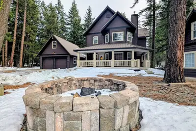 Image de Marvelous 4-bedroom Home in welcoming Ronald for a year round getaway.