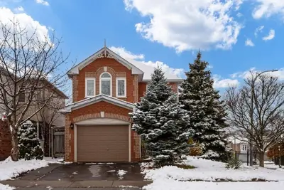 Image de Comfortable Whitby 2 Bedroom Lower Suite