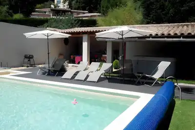 Image de Appartement « Grand Gîte » avec vue sur la montagne, piscine partagée et Wi-Fi