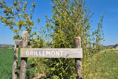 Image de Maison de campagne 'Le Domaine De Grillemont' avec terrasse privée, jardin et Wi-Fi