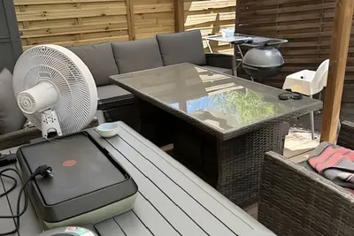 Image de Mobil-home au Camping De L'Eden 5 étoiles avec piscine partagée, terrasse privée et climatisation