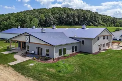 Image de The Zoo Barn! Pool, Hot Tub, Bball/Pkbl, Theater