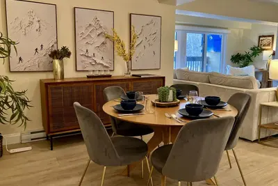 Image de The Birchstone- Pool, Hot tub, Near Bike Park