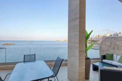 Image de 2 Br Seafront Elegance with Balcony & Sea Views