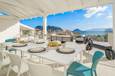 Image de Villa « Cala Luna - By And Service » avec terrasse vue mer, Tv et climatisation