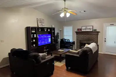 Image de JoyHaven  3-bedroom house in soothing Conyers with cool Ac breeze