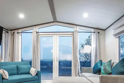 Image de Lodge No 229 | Stewart's Resort Cameron | Hot Tub