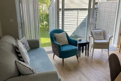 Image de Adorable 2-bedroom bungalow in tranquil Rustington perfect for relaxing