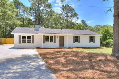 Image de 4 Bd / 3 Ba near Ft. Eisenhower