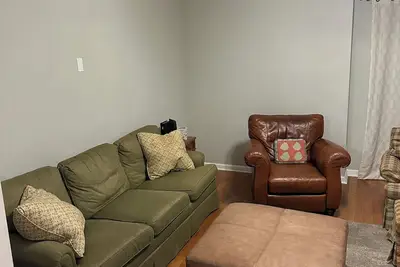 Image de Spacious 3-bedroom townhome in Auburn with Ac, heat, and large kitchen.