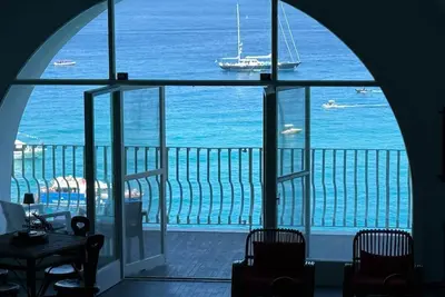 Image de Suspended over the sea house view Tropea Island 2 terraces on the Raf Vallone Overlook