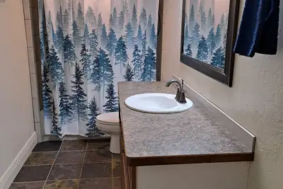 Image de Near Mt. Loafer a walk out basement. Room for 5-7 people to come and relax.