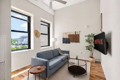 Image de Walkable Resort Style Downtown 2 Bed