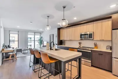 Image de Downtown Apt Steps from Dining-3 beds