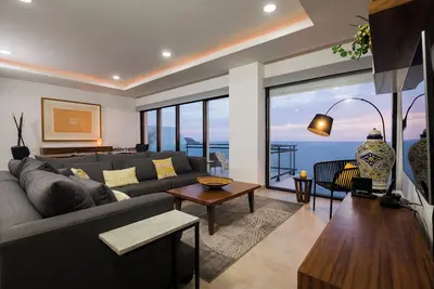 Image de 3 bedroom high end beach front condo with amazing view