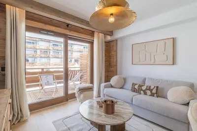 Image de Résidence neuve, skis aux pieds, centre Huez, 2 adultes + 4 enfants