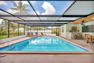 Fully Remodeled 4 bed 4 bath Retreat, Heated Pool