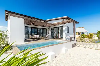 Image de The Latitude 17 & Pool Club at Mahogany Bay