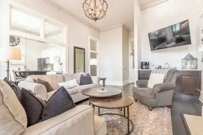 Image de The Cullom-2br Gem in the Heart of Town