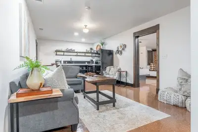 Image de Speakeasy-2 bedroom/2 bath- on the Downtown Square