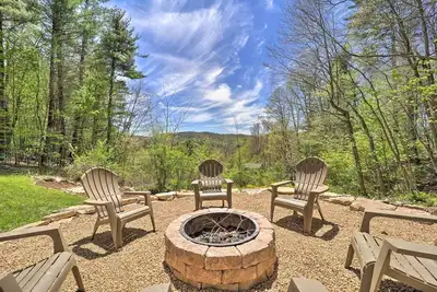 Image de Serene Mountain Getaway w/ Fire Pit & Deck