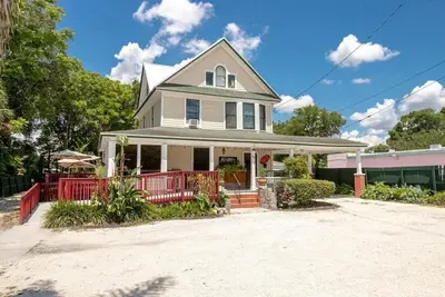 Image de Twisted Chopstick Unique Stay! 2 Private Rooms!