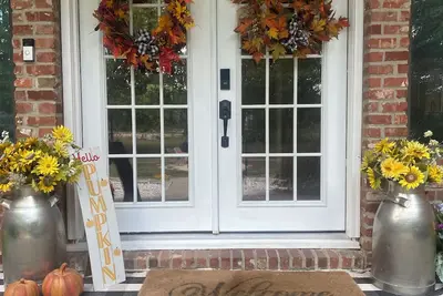 Image de Spacious 5-bedroom house with pickleball court in cool Independence close to I70