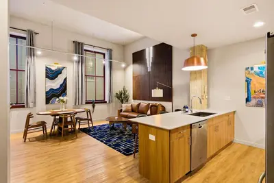 Image de The Icon | 1br | Rooftop Pool + King Bed + Wd