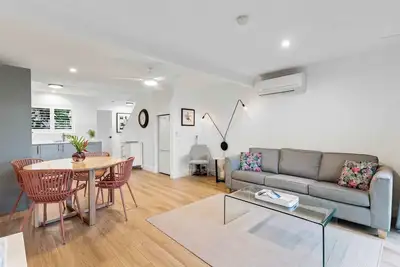 Image de Pristine Pelican Apt close to River