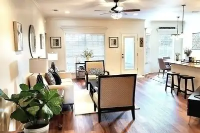 Image de A Perfect Fairhope Find! Comfortable & Stylish 3 bed/2 bath home. 30+ day stays