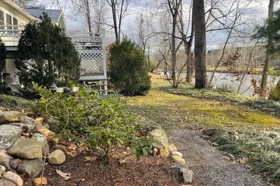 Image de Waterfront 3-bedroom house on the Maury River