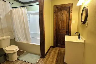 Image de Beautiful 3 bedroom lake house! !