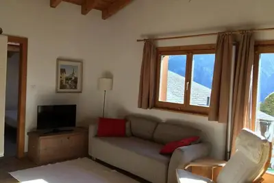 Image de Aussichtsreiche Dachwohnung 'Ramoz' mitten im Do by Interhome