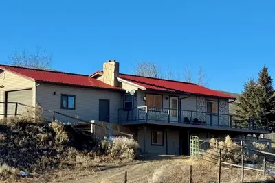 Image de Dog friendly 3-bedroom house in beautiful Challis for your mountain getaway!