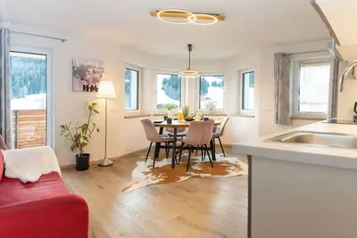 Image de 5 minutes walk to the dragon park Apartment with 3 bedrooms, Dogs Welcome