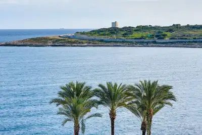 Image de Airy Modern Retreat with Balcony & Sea Views