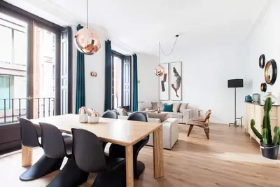 Image de Callao/Gravia 3 Bedrooms 3 Bathrooms. Quiet retreat steps away from Gran Vía