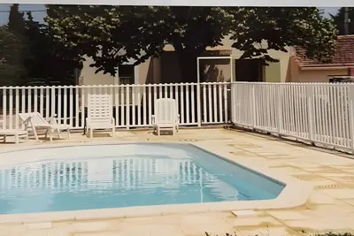 Image de Villa \"Gîte La Jane\" avec piscine privée, Wi-Fi et climatisation