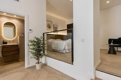 Image de One Tower Apartment - 03