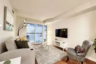 Image de RivetStays | The Icon Premium Suite – 1 Bedroom Condo
