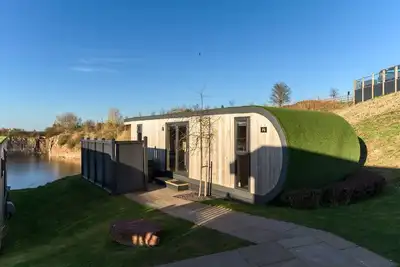 Image de Pods by the Lake (Pet), Penrith