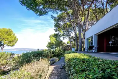 Image de Maison Méditerranéenne dans les pins, Mont Saint-Clair Sète