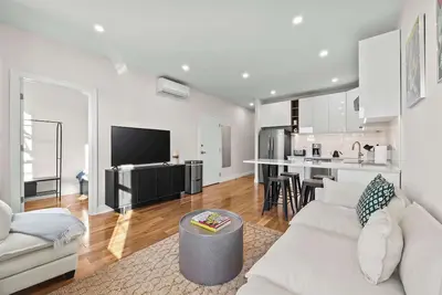 Carroll Place Ii | Bright 3br Carroll Gardens Apt