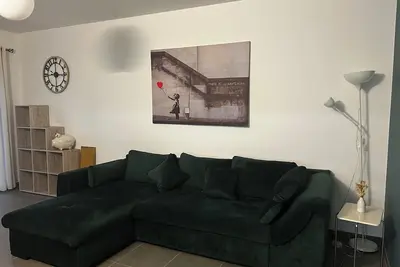 Image de T2 avec jardin privé - accès direct centre-ville