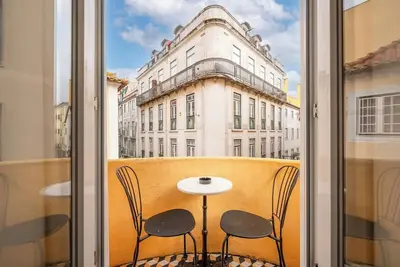 Image de Elegant Apartment w/ Balcony in Bairro Alto