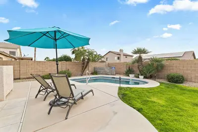 Grassy Oasis with private pool in Surprise Az
